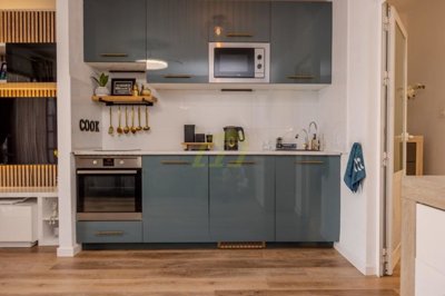 Fully renovated  ground ffloor apartment in private gated complex