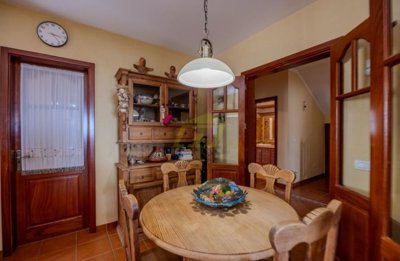 Beautiful 4 bedroom family home with sea views in Tahiche