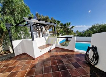 Wonderful detached villa with garden in the heart of Nazaret