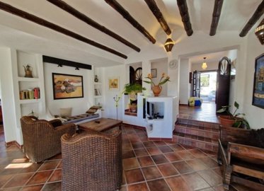 Wonderful detached villa with garden in the heart of Nazaret