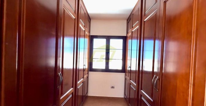 Image No.18-5 Bed Villa for sale