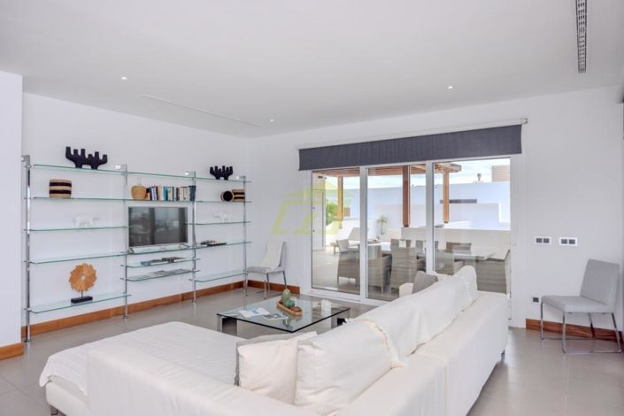 Image No.10-5 Bed Villa for sale