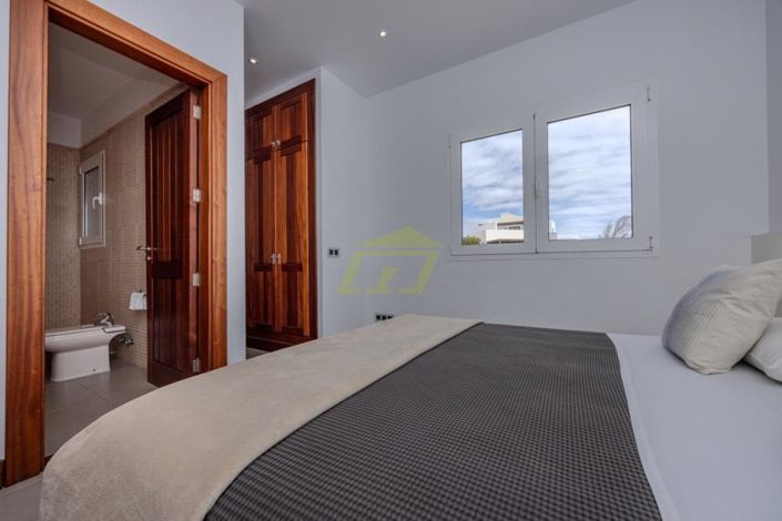 Image No.18-5 Bed Villa for sale