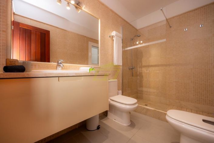 Image No.20-5 Bed Villa for sale