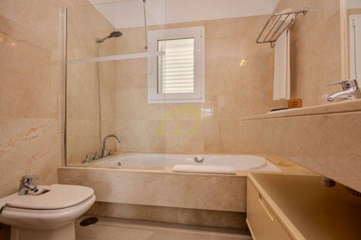 Image No.25-5 Bed Villa for sale