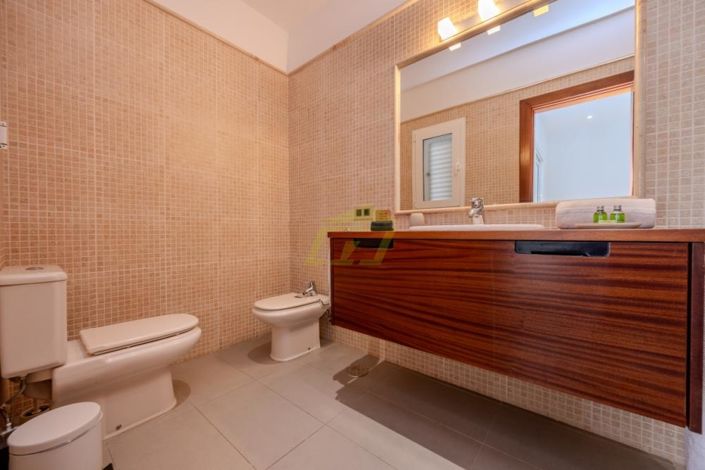 Image No.27-5 Bed Villa for sale