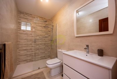 Must seen stylish villa with heated pool, large garage, private parking and sunny terraces