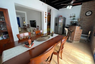 3 bedroom property for sale in Playa Blanca