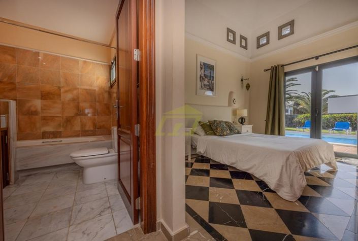 Image No.15-2 Bed Villa for sale