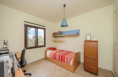 3 bedroom, 2 bathroom duplex in Costa Teguise
