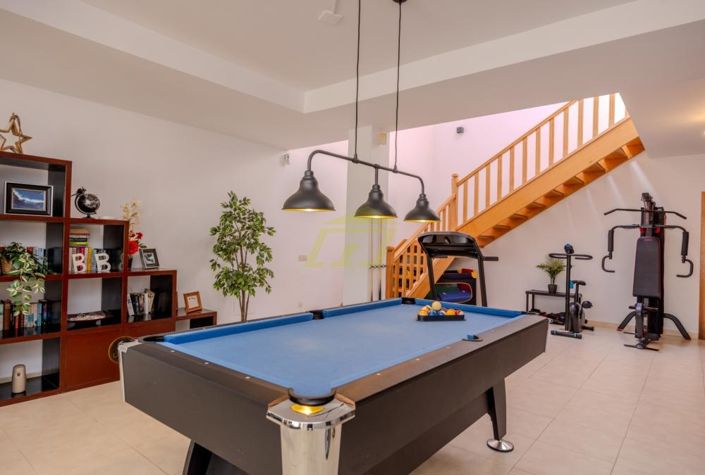 Image No.10-5 Bed Villa for sale