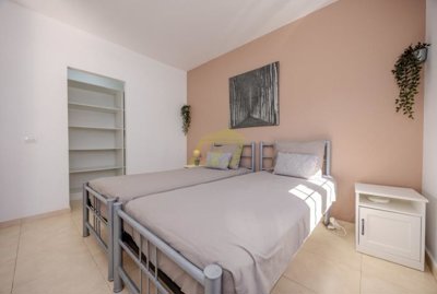 Must see villa with heated private pool and corner plot a few minutes away from Playa Flamingo.