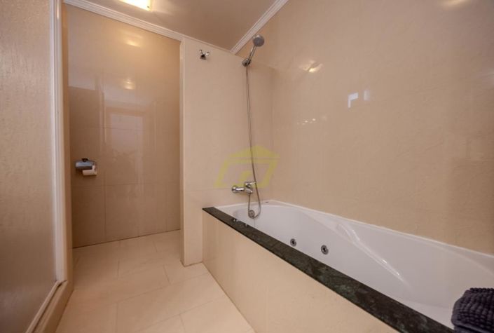 Image No.18-5 Bed Villa for sale