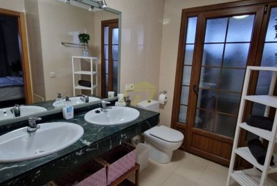 Must see villa with heated private pool and corner plot a few minutes away from Playa Flamingo.