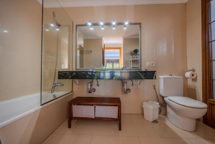 Image No.9-5 Bed Villa for sale