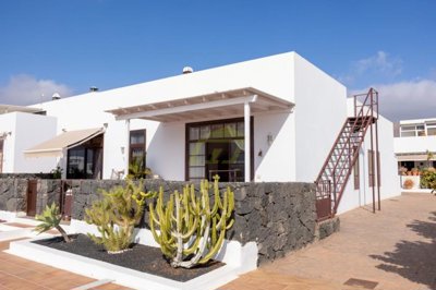 2 bedroom 1 bathroom bungalow with pool  in Puerto Calero