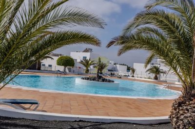 2 bedroom 1 bathroom bungalow with pool  in Puerto Calero