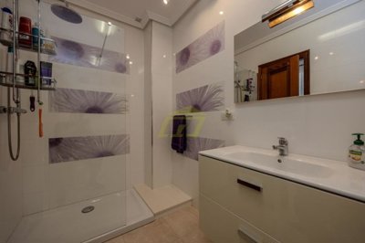 Rare gem in a frontline position with underground parking, storage and sea views