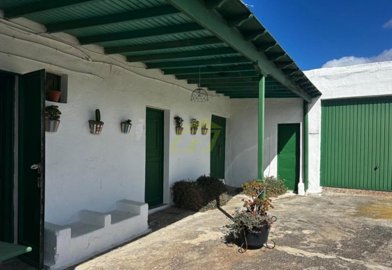 Big family 5 bedroom home in Tiagua