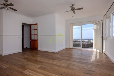 Charming 3 Bed Duplex with Sea & Mountain Views in Tías