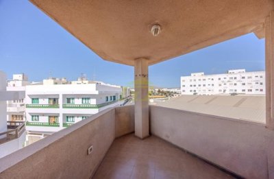 Great city 2 bedroom 1 bathroom apartment with upper balcony in Arrecife