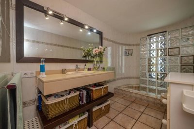 Detached 3 Bedroom Villa in Tias with Sea Views