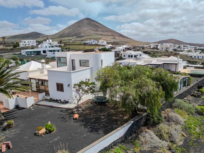 Image No.15-3 Bed Villa for sale