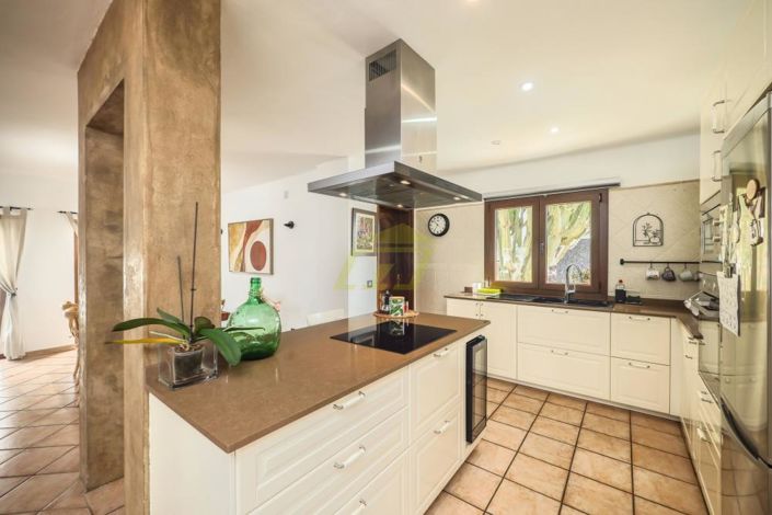 Image No.3-3 Bed Villa for sale