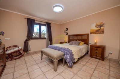 Detached 3 Bedroom Villa in Tias with Sea Views