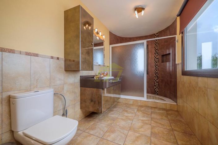 Image No.7-3 Bed Villa for sale