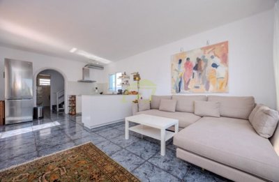 Detached 2 bedroom villa with sea views in Charco del Palo