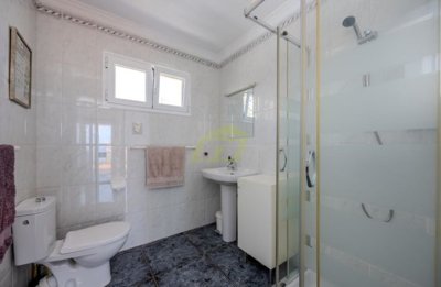 Detached 2 bedroom villa with sea views in Charco del Palo