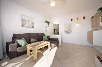 Stunning 1 bedroom apartment with communal pool