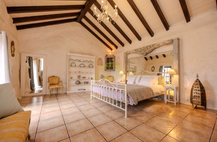 Image No.10-5 Bed Villa for sale