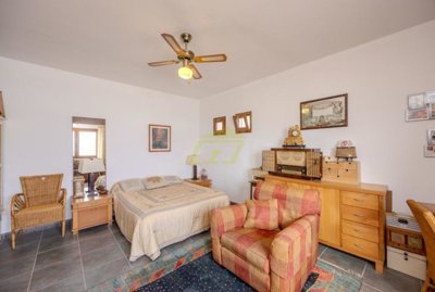 Stylish Los Altos villa exclusively with Lanzarote Investments 4 bedrooms, private pool, garage, and sea views