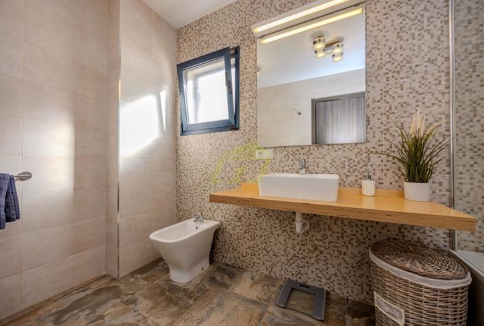 Image No.9-3 Bed Villa for sale