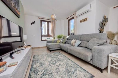 3 bedroom property with private pool