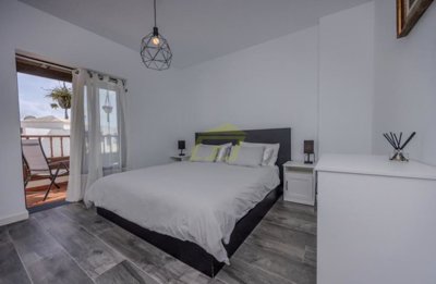 Fully renovated 3 bedroom family home in central Costa Teguise