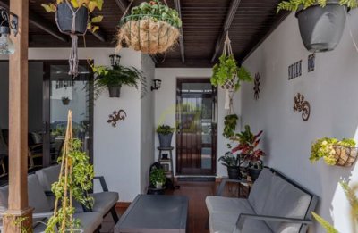 Fully renovated 3 bedroom family home in central Costa Teguise