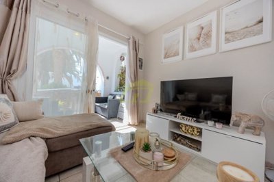 Incredible 1 bedroom 1 bathroom apartment in popular complex in Matagorda