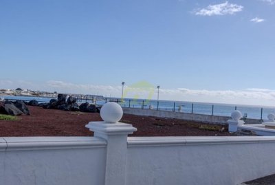 2 bedroom, 2 bathroom apartment for sale in Playa Blanca