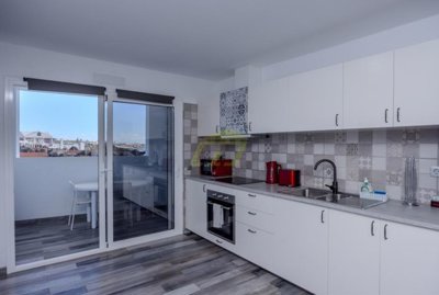 2 bedroom, 2 bathroom apartment for sale in Playa Blanca