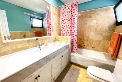 Charming 2 bedroom villa on a spacious plot in Playa Blanca