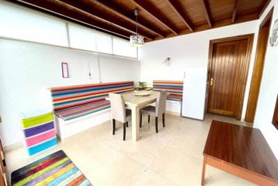Charming 2 bedroom villa on a spacious plot in Playa Blanca