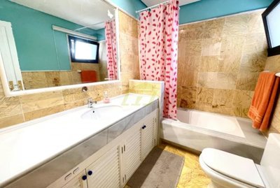 Charming 2 bedroom villa on a spacious plot in Playa Blanca