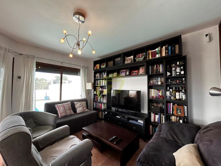 Image No.2-3 Bed Villa for sale