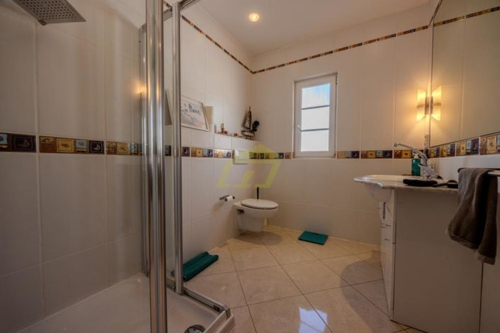 Image No.21-5 Bed Villa for sale