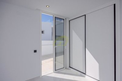 Fantastic newly built villa in Charco del Palo