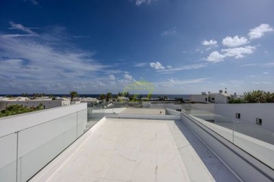Fantastic newly built villa in Charco del Palo