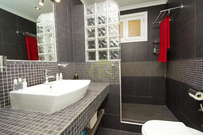 Image No.11-6 Bed Villa for sale